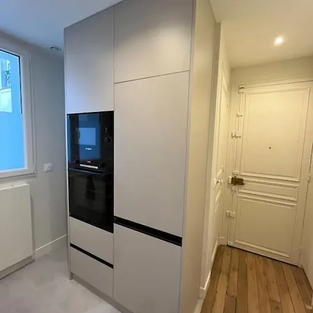 15 Porte De Versailles Apartment